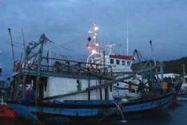 Xử phạt hành vi đưa tàu cá ra nước ngoài khai thác thủy sản