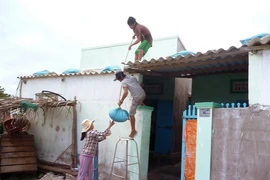 Bộ trưởng Cao Đức Phát kiểm tra phòng chống bão tại các tỉnh phía Nam