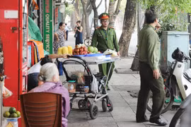 Hà Nội: Gỡ khó trong xử lý lấn chiếm vỉa hè tại các địa bàn giáp ranh