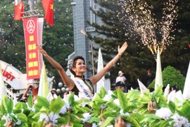 Top 5 Hoa hậu Hoàn vũ thế giới năm 2018 H Hen Niê tham gia Lễ hội đường phố. (Ảnh: Tuấn Anh/TTXVN)