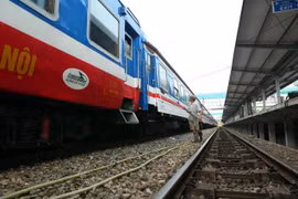 Đường sắt Hà Nội đã lập kế hoạch chạy thêm 43 chuyến tàu trên các tuyến khu vực phía Bắc. (Ảnh: Huy Hùng/TTXVN)