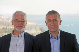 Hai phóng viên Joerg Brase và Thomas Seibert. (Nguồn: EFE)