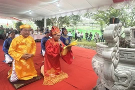 Nghi thức trình tấu chúc văn. (Ảnh: Hoa Mai/TTXVN)