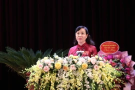 Chủ tịch Ủy ban MTTQ Việt Nam tỉnh Bắc Ninh Nguyễn Thị Hà phát biểu tại Đại hội. (Ảnh: Thanh Thương/TTXVN)