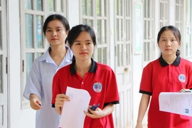 Các thí sinh tại điểm thi Trường Phổ thông Dân tộc nội trú trung học phổ thông tỉnh Lai Châu. (Ảnh: Nguyễn Oanh/TTXVN)