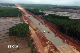 Cao tốc Hàm Nghi, Vũng Áng. (Nguồn: TTXVN)