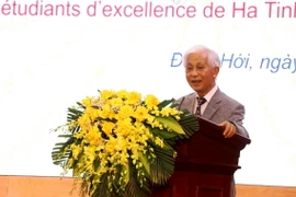 Giáo sư Trần Thanh Vân, Chủ tịch Hội Khoa học và Giáo dục phát biểu tại buổi lễ. (Ảnh: Võ Dung/TTXVN)