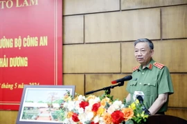 Đại tướng Tô Lâm, Ủy viên Bộ Chính trị, Bộ trưởng Bộ Công an phát biểu kết luận buổi làm việc. (Ảnh: Mạnh Tú/TTXVN)
