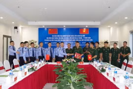 Hai bên ký kết biên bản ghi nhớ tại buổi hội đàm. (Ảnh: TTXVN phát)