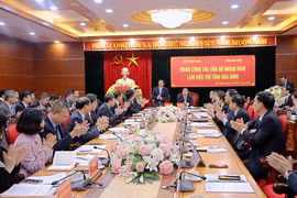 Toàn cảnh hội trường làm việc giữa đoàn Bộ Ngoại giao và lãnh đạo tỉnh Hòa Bình. (Ảnh: Thanh Hải/TTXVN )