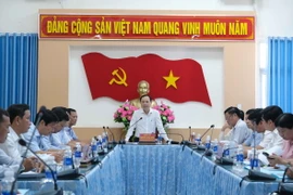 Bí thư Thành ủy Cần Thơ Nguyễn Văn Hiếu làm việc về tiến độ triển khai dự án Khu công nghiệp VSIP Cần Thơ. (Ảnh: Thanh Liêm/TTXVN)