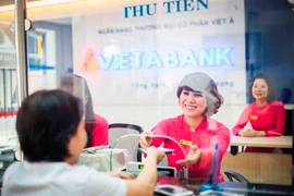 Giao dịch tại VietABank. (Nguồn: VietABank)