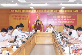 Hội nghị toàn tỉnh (theo hình thức trực tuyến 3 cấp) để quán triệt các văn bản của Trung ương về sắp xếp đơn vị hành chính đến từng đơn vị hành chính cấp xã. (Nguồn: báo Hà Tĩnh)