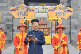 Giám đốc Trung tâm Bảo tồn Di tích Cố đô Huế Hoàng Việt Trung phát biểu. (Ảnh: Tường Vi/TTXVN)