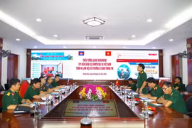 Quang cảnh buổi làm việc. (Nguồn: Trường Sĩ quan Thông tin cung cấp)