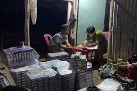 Tang vật thu giữ tại hiện trường. (Ảnh: TTXVN phát)