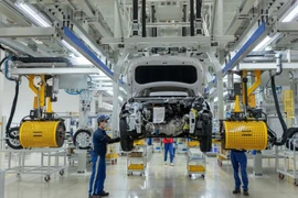 Chính sách giảm 50% lệ phí trước bạ cho ôtô sản xuất, lắp ráp trong nước được áp dụng, nhưng lần này chỉ áp dụng trong 3 tháng thay vì 6 tháng như 3 lần trước đây. (Ảnh: PV/Vietnam+)