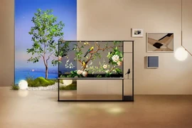 TV OLED trong suốt đầu tiên trên thế giới. (Nguồn: LG) 