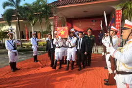 Lễ tiễn đưa hài cốt liệt sỹ hy sinh tại Nam Lào về với Đất Mẹ. (Ảnh: TTXVN phát)