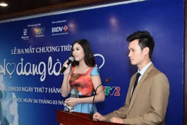 Sao Việt tiết lộ “Họ đang làm gì” trên sóng giờ vàng