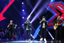 Nhân tố bí ẩn: Bùng nổ tranh đấu nhóm, huấn luyện viên "phá luật"