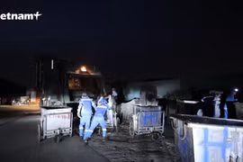 [Video] 'Đêm cô đơn' của những công nhân môi trường giữa mùa đại dịch