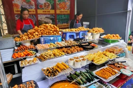 Ẩm thực, âm nhạc xứ Kim chi hội tụ tại Con đường văn hóa Việt-Hàn