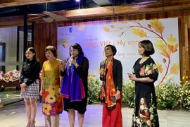 Quà tặng mùa Thu: Khi thơ-nhạc cất lên tiếng lòng của các cây bút nữ