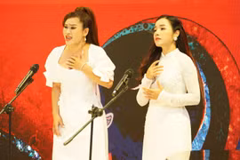 Hai nghệ sỹ opera Đào Tố Loan và Bùi Thị Trang sẽ vào vai công nữ Anio. (Ảnh: PV/Vietnam+)