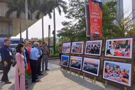 Một Việt Nam đầy sức sống trong triển lãm ảnh 'Những nẻo đường Xuân'