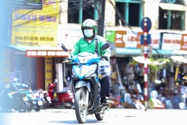 Bắc Bộ và Bắc Trung Bộ nắng mạnh vào trưa chiều với nền nhiệt phổ biến cao nhất từ 26-29 độ C. ( Ảnh: Tuấn Đức/TTXVN)