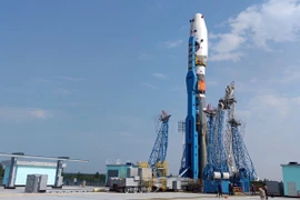 Tên lửa đẩy Soyuz 2.1b mang theo tàu thăm dò Mặt Trăng Luna-25 đặt trên bệ phóng tại sân bay vũ trụ Vostochny, Nga, ngày 8/8/2023. (Ảnh: AFP/TTXVN)