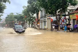 Tình trạng ngập úng xảy ra ở nhiều địa phương sau đợt mưa lũ đầu tháng 8 vừa qua. (Ảnh: Hữu Quyết/TTXVN) 