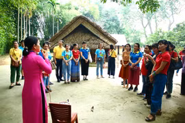 Nhiều du khách tới thăm quê hương Bác Hồ nhân dịp kỷ niệm ngày sinh của Người. (Ảnh: Nguyên An)
