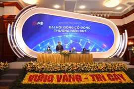 Lãnh đạo MB tại Địa hội đồng cổ đông. (Ảnh: Vietnam+)