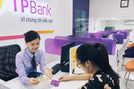 Giao dịch tại TPBank. (Ảnh: Vietnam+)