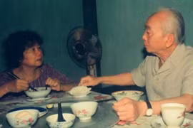 Bữa cơm giản dị của Đại tướng Võ Nguyên Giáp và phu nhân. (Ảnh: Trần Hồng)