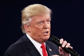Ông Donald Trump tại cuộc tranh luận trực tiếp thứ hai ở Đại học Washington, thành phố St Louis, bang Missouri ngày 9/10 vừa qua. (Ảnh: AFP/TTXVN)