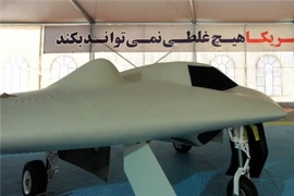 Phiên bản máy bay tấn công không người lái của Iran tương tự máy bay RQ-170 Sentinel của Mỹ. (Nguồn: theaviationist.com)