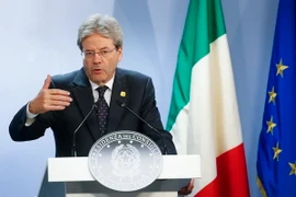 Thủ tướng Paolo Gentiloni tại cuộc họp báo ở Brussels, Bỉ, ngày 15/12 vừa qua. (Ảnh: EPA/TTXVN)