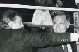 Doanh nhân Donald Trump và Carl Icahn đã tham dự một trận đấu quyền Anh 1988 giữa Mike Tyson và Michael Spinks tại Thành phố Atlantic, N.J. (Nguồn: Getty Images)