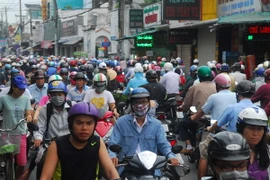 Kẹt xe trên đường Tân Kỳ Tân Quý, quận Tân Phú, TP.HCM. (Ảnh: Mạnh Linh/TTXVN)