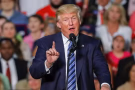 Ứng cử viên Đảng Cộng hòa Donald Trump trong chiến dịch vận động tranh cử ở bang Bắc Carolina, Mỹ ngày 14/10 vừa qua. (Ảnh: AFP/TTXVN)