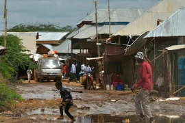 Người tị nạn tại trại Dadaab, Kenya ngày 27/4/2015. (Ảnh: AFP/TTXVN)