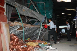 Hiện trường vụ tai nạn lao động. (Ảnh: Mạnh Linh/TTXVN)