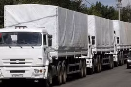 Đoàn xe viện trợ thứ 2 của Nga bị mắc kẹt tại biên giới Ukraine