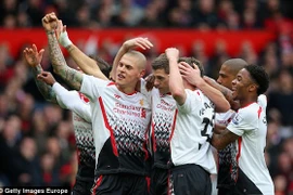 Video bàn mở tỷ số của Gerrard vào lưới Man Utd