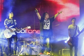 MobileFone RockStorm 2013 "bùng nổ" trên đất Tây Đô