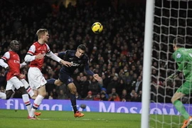 Kết quả: Arsenal hòa nhạt M.U, Barcelona "đại chiến" Real