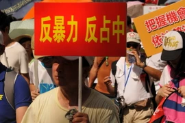 Hong Kong bùng nổ biểu tình lớn chống chiếm lĩnh "phố Wall"